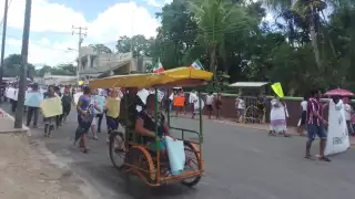 Cerca de 300 personas de Chemax participaron en la manifestación