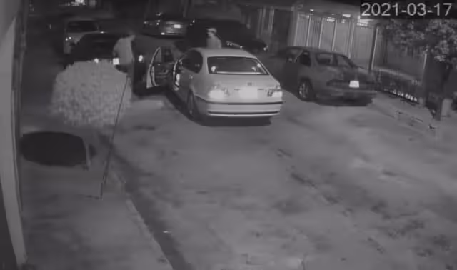 El denunciado ocasionó daños a un coche estacionado