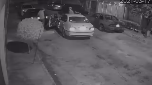 El denunciado ocasionó daños a un coche estacionado