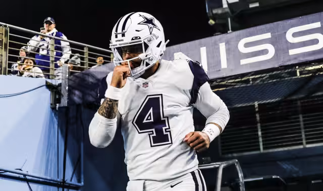 Cowboys vence a Titans y mantiene lucha por la cima del Este de la NFC