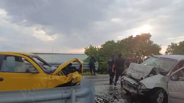 El accidente ocurrió entre dos camionetas que chocaron de frente