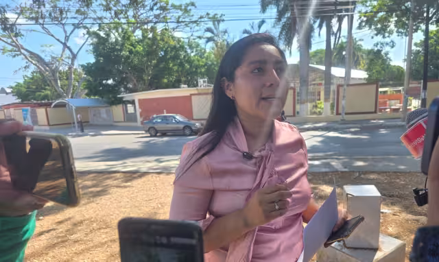 Más de 76 mil pesos desaparecen de secundaria; padres señalan a operadores ligados al PRI