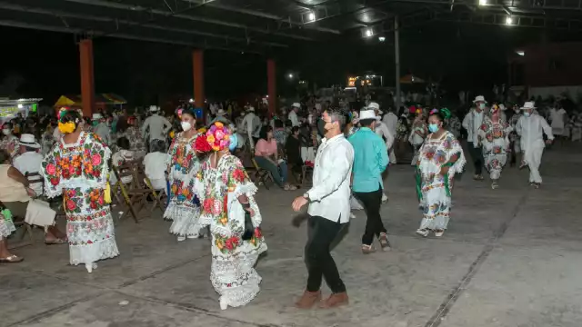 El barrio de Guadalupe se vistió nuevamente de alegría con la tradicional velada regional que reunió a decenas de familias
