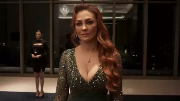 El personaje de Aracely Arámbula realizó un cambio de imagen para enfrentarse a sus antiguos amigos y a su exesposo en 'La Madrastra'