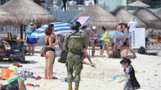 Ayer arrancó la décima feria de empleo de la Asociación de Hoteles, con la finalidad de llenar su plantilla laboral, de cara a la temporada alta de fin de año.
