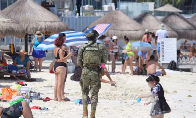 Ayer arrancó la décima feria de empleo de la Asociación de Hoteles, con la finalidad de llenar su plantilla laboral, de cara a la temporada alta de fin de año.
