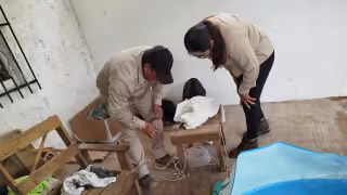 Mujer exhibe presunta falta de atención médica por riesgo de la enfermedad de Chagas en Tekax