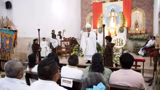 Jubileo de las 40 Horas reúne a familias de Nunkiní; Obispo reconoce la fe católica de la tierra de los Osos