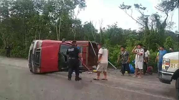 Agentes de la Policía Municipal de Chemax arribaron al lugar