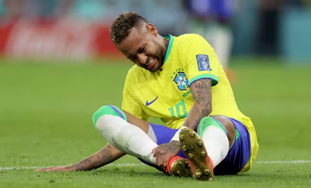 Neymar tendrá que entrar al quirófano nuevamente