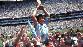 En la Copa del Mundo México 86, Maradona hizo pedazos a todos y se consolidó como el mejor de la historia. Foto: Especial