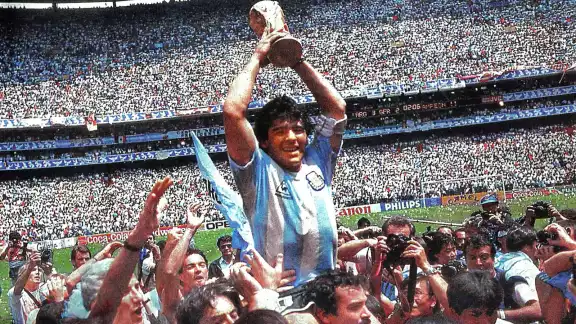 En la Copa del Mundo México 86, Maradona hizo pedazos a todos y se consolidó como el mejor de la historia. Foto: Especial