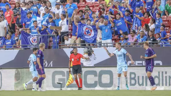 Cruz Azul pierde en penales ante Pierde y queda fuera de la Leagues Cup Cruz Azul pierde en penales ante Pierde y queda fuera de la Leagues Cup