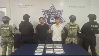 Detienen a dos hombres por portación ilegal de armas y probable narcomenudeo en Cozumel