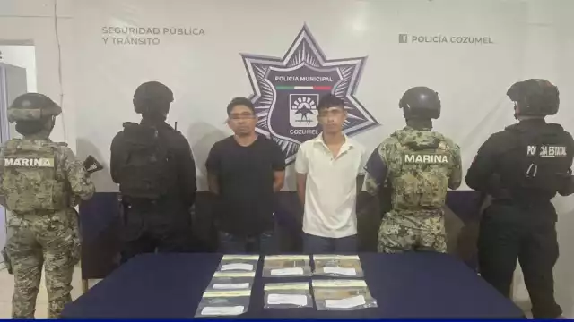 Elementos policiacos y de la Marina aseguraron a los dos sujetos.