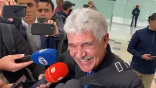 Tuca Ferretti ya firmó con el Cruz Azul