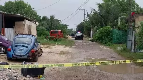 Vecinos al escuchar las detonaciones salieron y vieron un par de motociclistas escapar Vecinos al escuchar las detonaciones salieron y vieron un par de motociclistas escapar
