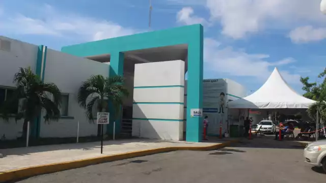 La SESA Quintana Roo no ha dado declaraciones tras difundirse la imagen de cómo fue reparada una fuga de agua en el Hospital General de Chetumal