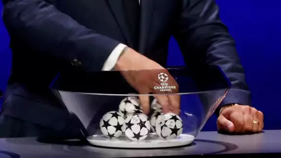 Messi volverá a enfrentar al Real Madrid en Champions League
Messi volverá a enfrentar al Real Madrid en Champions League