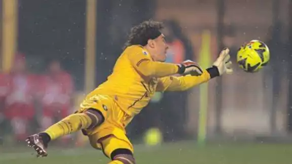Guillermo Ochoa brilla con el Salernitana Guillermo Ochoa brilla con el Salernitana