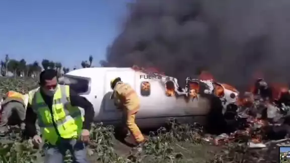 La Secretaría de Protección Civil de Veracruz confirmó la caída de un avión Learjet 45 en el municipio de Emiliano Zapata