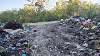 Vecinos denuncian basurero clandestino en la carretera Escárcega–Champotón