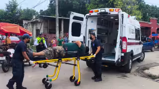 Choque entre taxi y mototriciclo deja una persona herida de José María Morelos