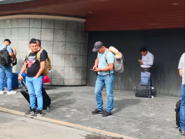 La crisis ligada a PEMEX provoca que trabajadores en Ciudad del Carmen ganen demandas laborales, pero no logren cobrar.