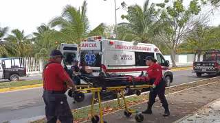 Motociclista termina en el hospital tras derrapar en el Boulevard Bahía de Chetumal