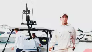 Checo Pérez se queda en Red Bull; el mexicano  renueva su contrato 