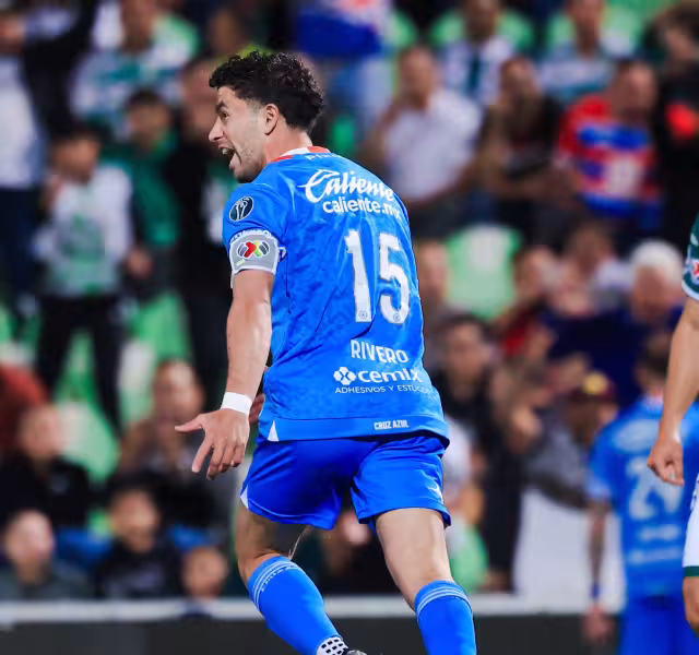 Nacho se puso la capa de héroe cementero