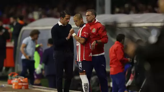 Fernando Gago tendría las horas contadas en Chivas Fernando Gago tendría las horas contadas en Chivas