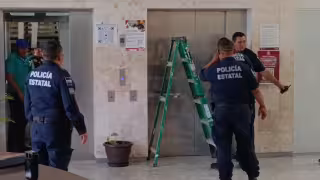 Apagón deja a dos personas atrapadas en elevador del Palacio de Gobierno en Campeche