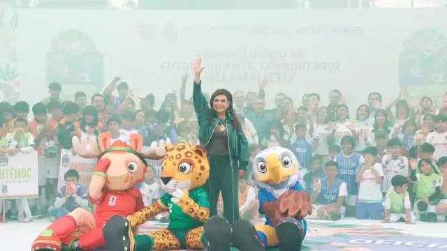 Clase de futbol masiva previo al Mundial