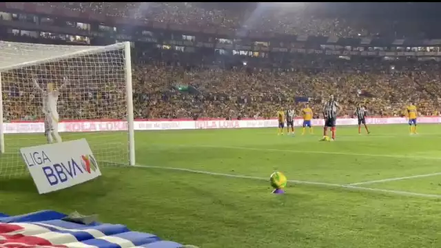 Nahuel le dio la espalda por algunos segundos a Ramos