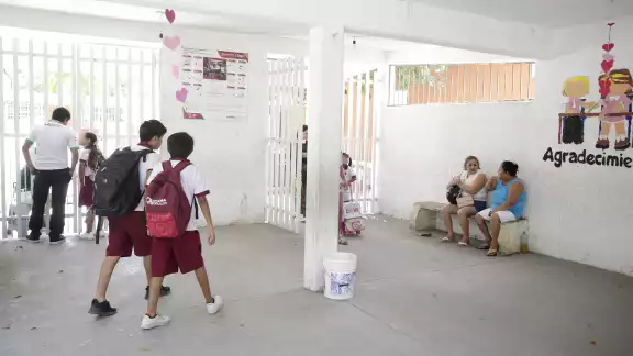 El pasado 6 de febrero, un alumno salió de la primaria “José Peón Contreras” sin que los docentes se percataran, por lo que estuvo extraviado un día El pasado 6 de febrero, un alumno salió de la primaria “José Peón Contreras” sin que los docentes se percataran, por lo que estuvo extraviado un día