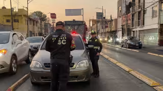 ¿Qué portaplacas SÍ está permitido en la CDMX y puedes circular sin ser multado?