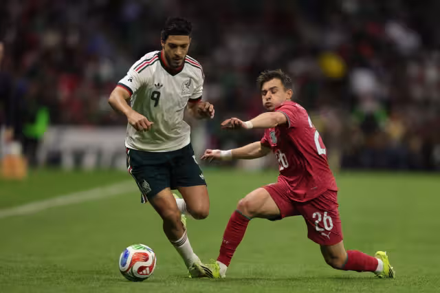 Raúl Jiménez en acción