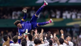Memo Ochoa y una noche inolvidable: homenaje dentro y fuera de la cancha