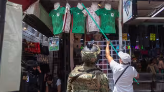 Mundial 2026: piratería de playeras y balones provocaría pérdidas por más de 400 mdp en CDMX