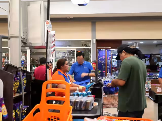 Un gran porcentaje está sin un oficio, pero  necesita contar con una entrada de dinero a pesar  de recibir la pensión universal o ayudas sociale