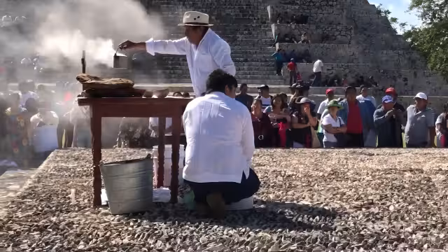 En 2018, en Campeche se realizó un ritual de anuencia de los pueblos originarios a la Madre Tierra para el Tren Maya