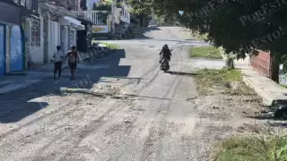 Vecinos de Nueva Esperanza, Champotón, piden rehabilitar calle en mal estado