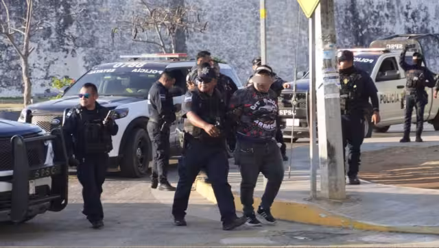 Un hombre fue asegurado por la SPSC frente a la Alameda principal tras un reporte ciudadano por presunta portación de arma de fuego.