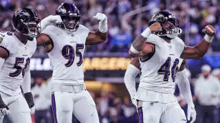 John Harbaugh vence a su hermano en Ravens vs Chargers