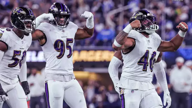 John Harbaugh vence a su hermano en Baltimore Ravens vs Los Ángeles Chargers.