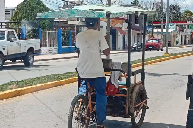 Las altas temperaturas obligaron a habitantes a resguardarse ante el calor extremo