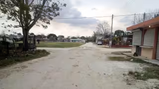 En Limones, Bacalar, condicionan campañas políticas a la entrega de luminarias y materiales