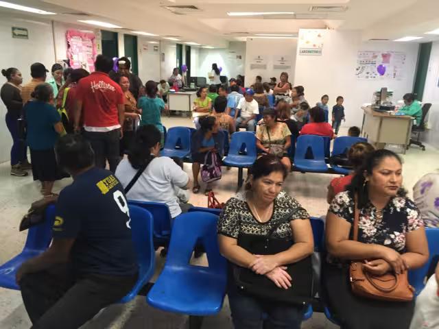 Médicos de la capital manifestaron que han recibido a pacientes con síntomas sospechosos de la enfermedad; llaman a tomar previsiones.