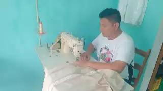 “Ser sastre no es solo confeccionar prendas de vestir”:   Don Nelson cumple 30 años  de trabajar entre hilos y telas en Hunucmá